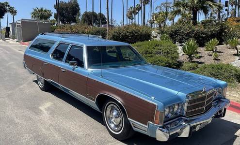 1974 CHRYSLER TOWN AND COUNTRY