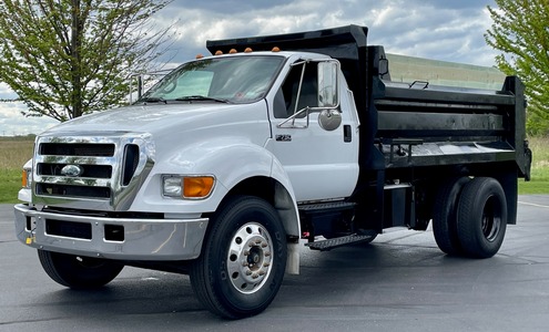 2004 FORD F-750